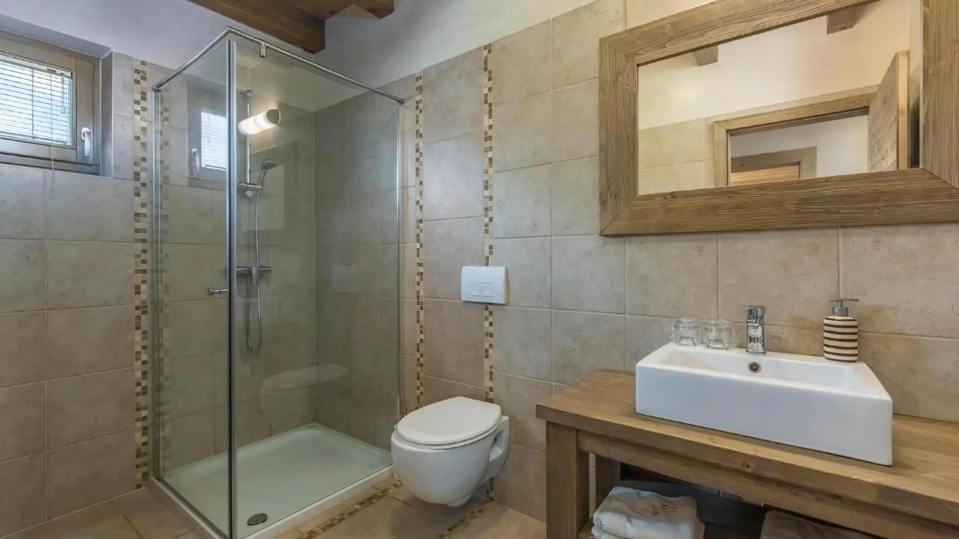 Villa Santi Butkovići 0*,