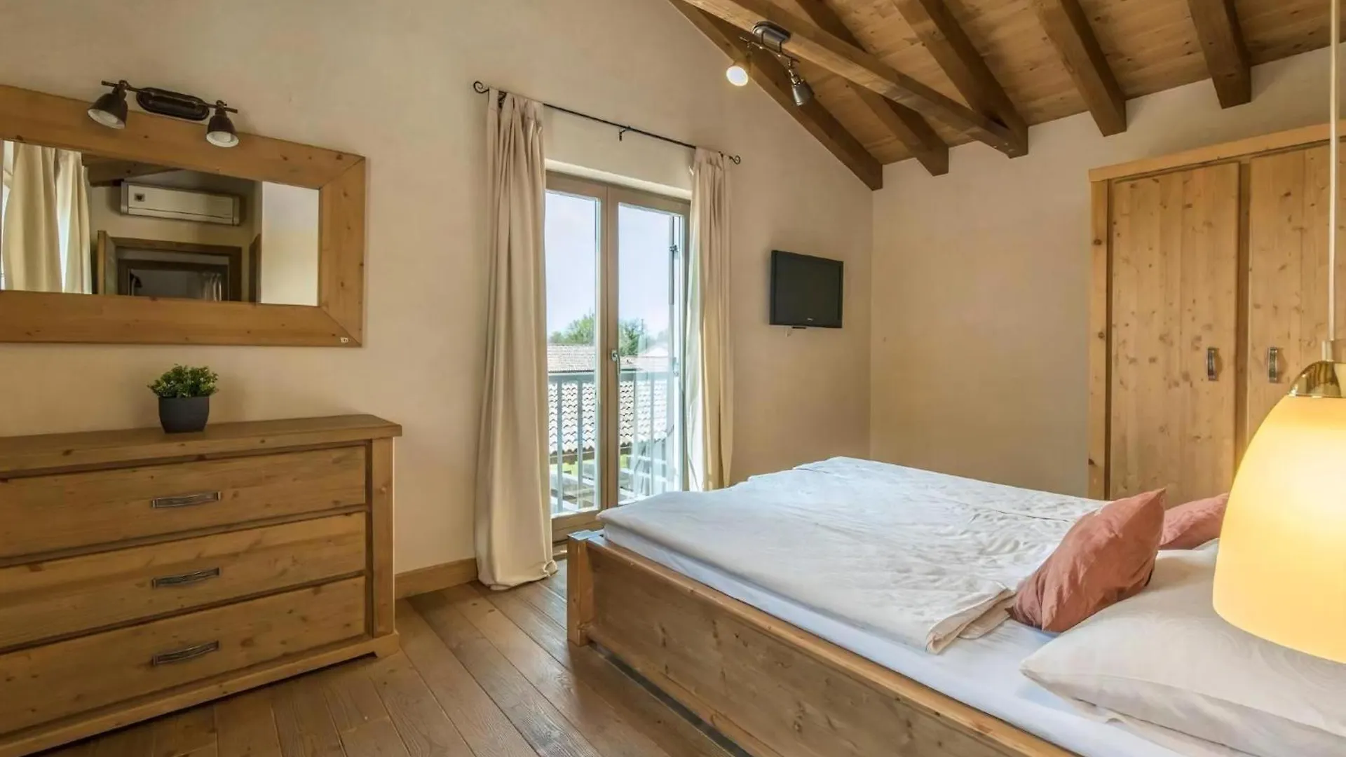 Villa Santi Butkovici  Butkovici (Istria)